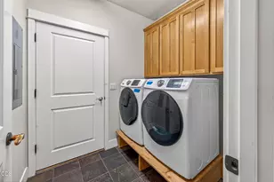 2723 NW Havre Ct, Bend, OR 97703 - Photo 19