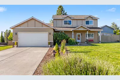 821 Quail Point Drive, Klamath Falls, OR 97601 - Photo 1