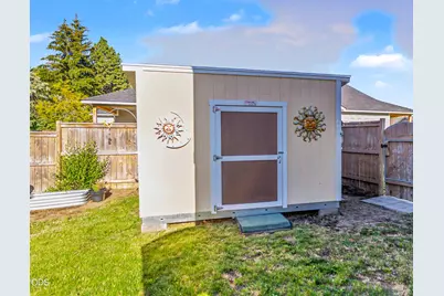 821 Quail Point Drive, Klamath Falls, OR 97601 - Photo 33