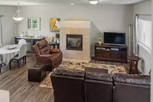 821 Quail Point Dr, Klamath Falls, OR 97601 - Photo 5