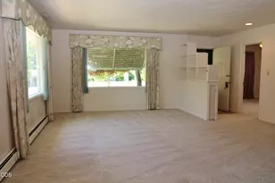 1221 N Eldorado Ave, Klamath Falls, OR 97601 - Photo 3
