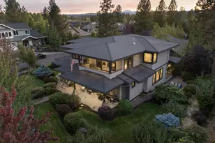 19062 Mount McLoughlin Ln, Bend, OR 97703 - Photo 1