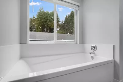 63126 NE Henningsen Pl, Bend, OR 97701 - Photo 21