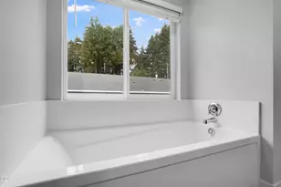 63126 NE Henningsen Pl, Bend, OR 97701 - Photo 21