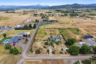 6950 Pico Dr, Medford, OR 97502 - Photo 29