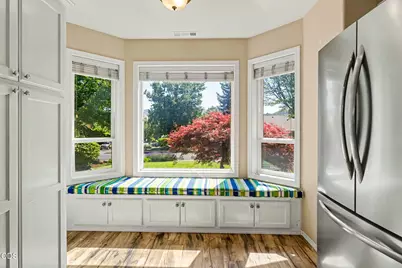935 Cypress Point Loop, Ashland, OR 97520 - Photo 11
