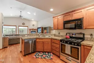 2354 NW Summerhill Dr, Bend, OR 97703 - Photo 9