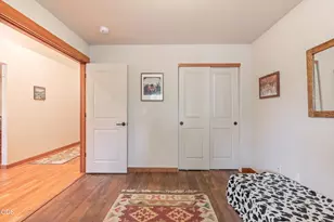 2354 NW Summerhill Dr, Bend, OR 97703 - Photo 17