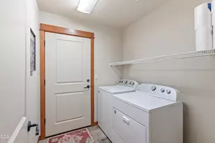 2354 NW Summerhill Dr, Bend, OR 97703 - Photo 23