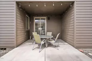 61066 SE Sydney Harbor Dr, Bend, OR 97702 - Photo 25