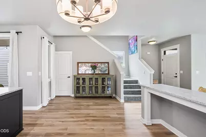 61066 SE Sydney Harbor Drive, Bend, OR 97702 - Photo 7
