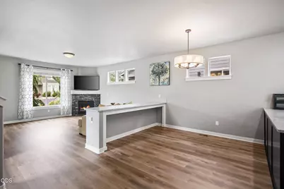 61066 SE Sydney Harbor Drive, Bend, OR 97702 - Photo 11