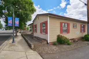 11 S Platt Ave, Eagle Point, OR 97524 - Photo 3