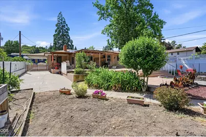 1317 NW Prospect Avenue, Grants Pass, OR 97526 - Photo 41