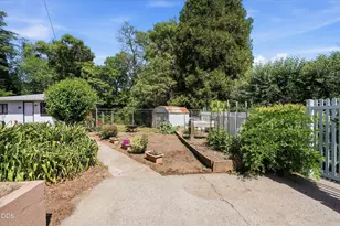 1317 NW Prospect Ave, Grants Pass, OR 97526 - Photo 43