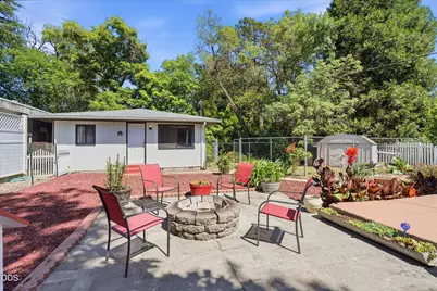 1317 NW Prospect Avenue, Grants Pass, OR 97526 - Photo 41