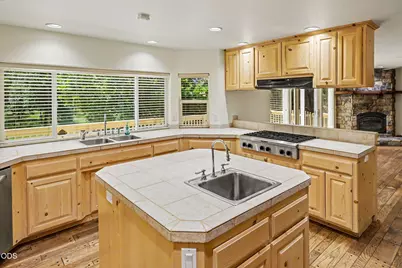 7833 Lower River Road, Grants Pass, OR 97526 - Photo 9