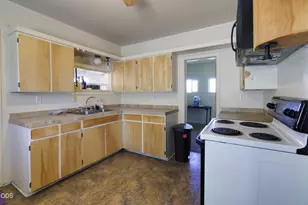 705 N 8th, Klamath Falls, OR 97601 - Photo 9