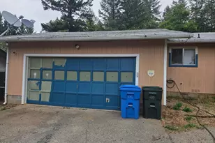 235 Shadowbrook Dr, Cave Junction, OR 97523 - Photo 17