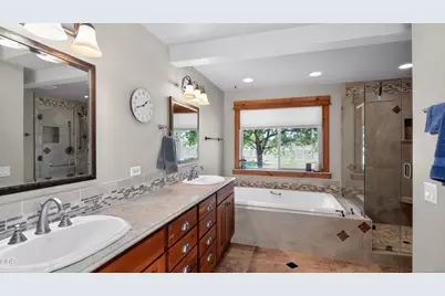 18203 Fadjur Lane, Sisters, OR 97759 - Photo 11