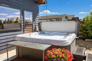 471 E Diamond Peak Ave, Sisters, OR 97759 - Photo 59