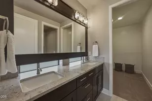 2627 NW Rippling River Ct, Bend, OR 97703 - Photo 35