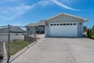 268 NE Hillcrest St, Madras, OR 97741 - Photo 3