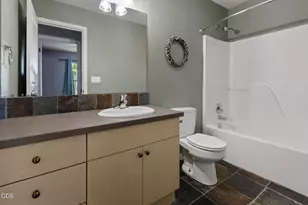 21370 NE Pecoraro Loop, Bend, OR 97701 - Photo 15