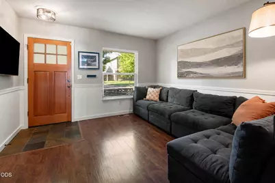 21370 NE Pecoraro Loop, Bend, OR 97701 - Photo 3