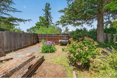 1621 Gayety Lane, Medford, OR 97504 - Photo 27