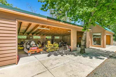 13587 Or-238, Jacksonville, OR 97530 - Photo 109