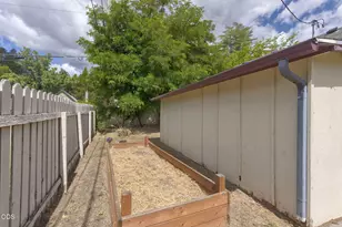 409 NW Dimmick St, Grants Pass, OR 97526 - Photo 33