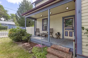 409 NW Dimmick St, Grants Pass, OR 97526 - Photo 5