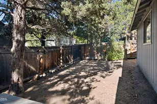 220 SW Maricopa Dr, Bend, OR 97702 - Photo 17