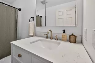 136 SE G St, Madras, OR 97741 - Photo 17