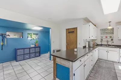 723 NE 12th Street, Grants Pass, OR 97526 - Photo 13
