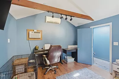 723 NE 12th Street, Grants Pass, OR 97526 - Photo 21