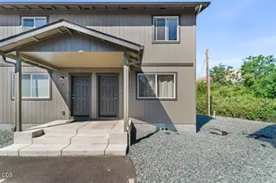 610 N Main St, Phoenix, OR 97535 - Photo 1