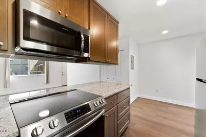 610 N Main Street #4D, Phoenix, OR 97535 - Photo 9
