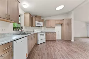 273 Canyon Oak Dr, Grants Pass, OR 97526 - Photo 9