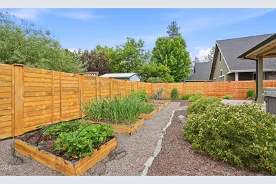 20042 SW Sunny Way, Bend, OR 97702 - Photo 37