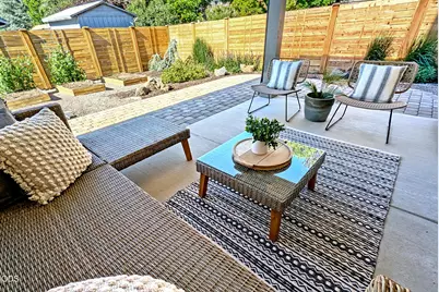 20042 SW Sunny Way, Bend, OR 97702 - Photo 3