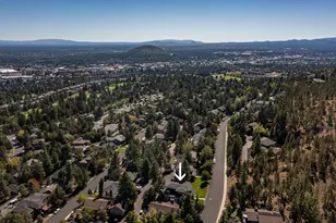 3160 N W Colonial Dr, Bend, OR 97703 - Photo 57