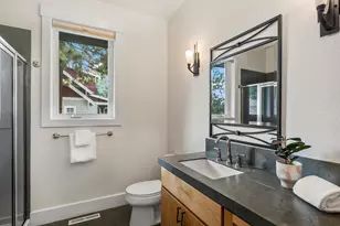 3160 N W Colonial Dr, Bend, OR 97703 - Photo 9