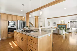 3160 N W Colonial Dr, Bend, OR 97703 - Photo 15