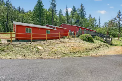 2850 E Evans Creek Road, Rogue River, OR 97537 - Photo 17