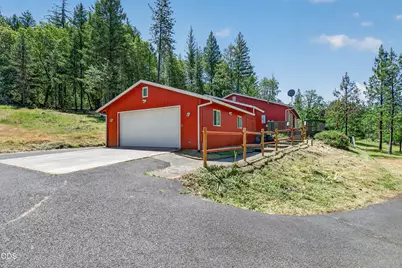 2850 E Evans Creek Road, Rogue River, OR 97537 - Photo 3