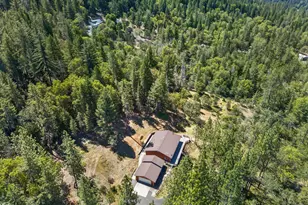 2850 E Evans Creek Rd, Rogue River, OR 97537 - Photo 11
