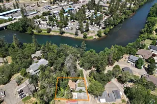 12 Pine St, Shady Cove, OR 97539 - Photo 5