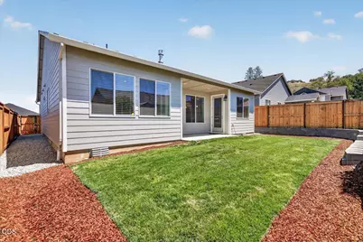 106 Valemont Drive, Eagle Point, OR 97524 - Photo 23